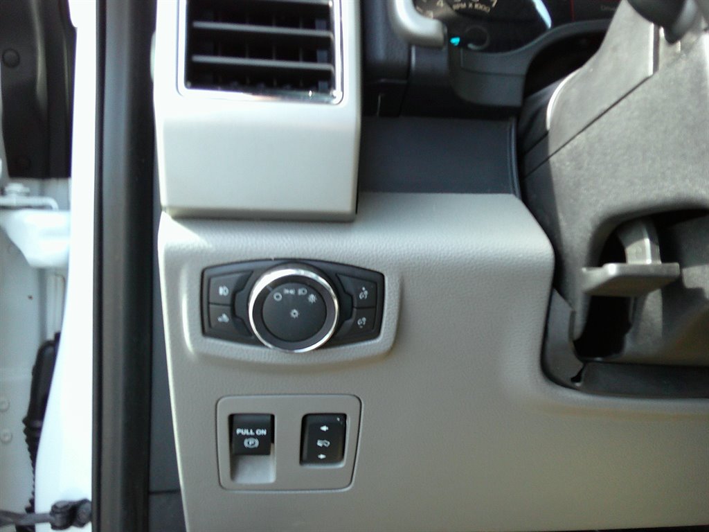 2018 Ford F-150 Lariat - Photo 14