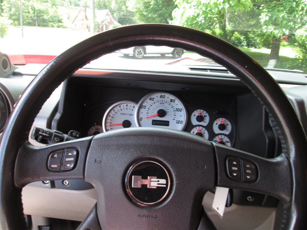 2004 Hummer H2 3/4 Ton photo 2