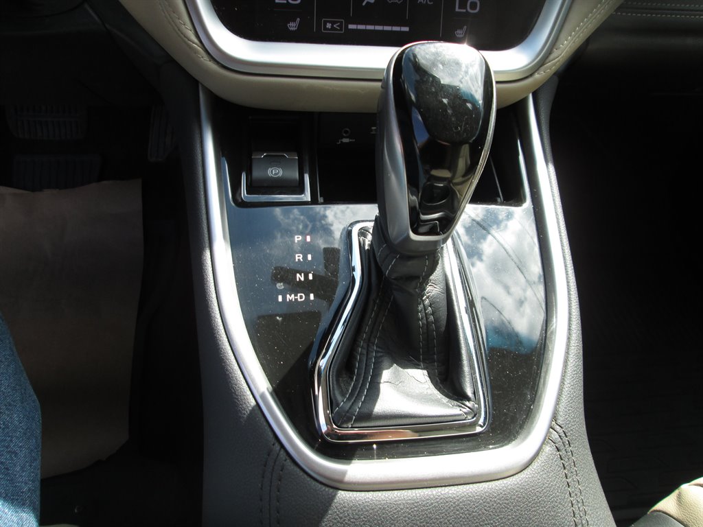 2021 Subaru Outback Limited - Photo 11