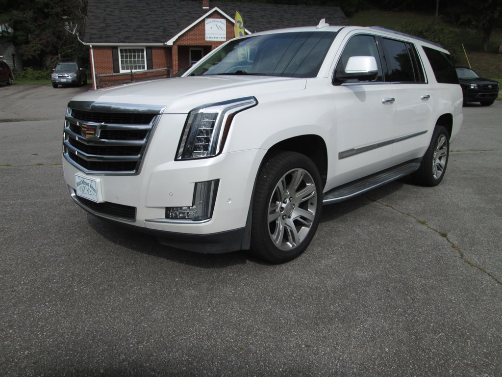 2018 Cadillac Escalade ESV Luxury's photo