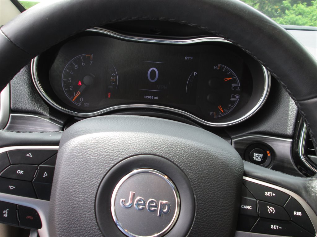 2019 Jeep Grand Cherokee Limited photo 2
