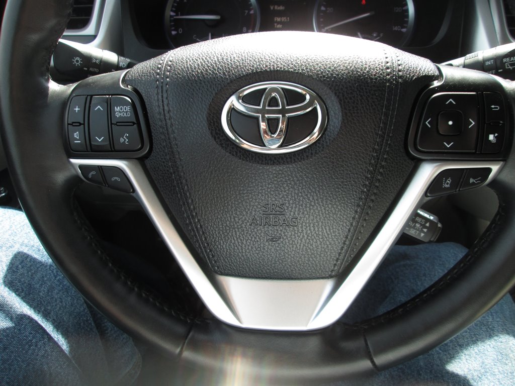 2018 Toyota Highlander Limited Platinum - Photo 12